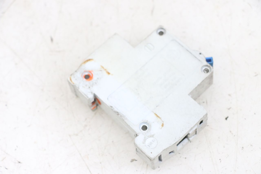 photo de COMMUTATORE SPEGNIMENTO  EFUN PUSA 1 - Altra angolazione