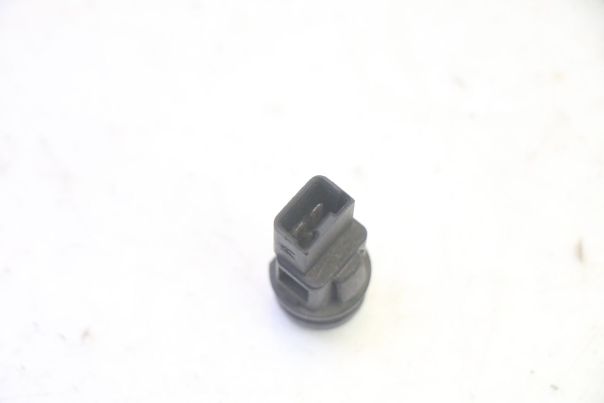 photo de COMMUTATORE AVVIAMENTO PIAGGIO FLY 4T 50 (2013 - 2017) - Altra angolazione