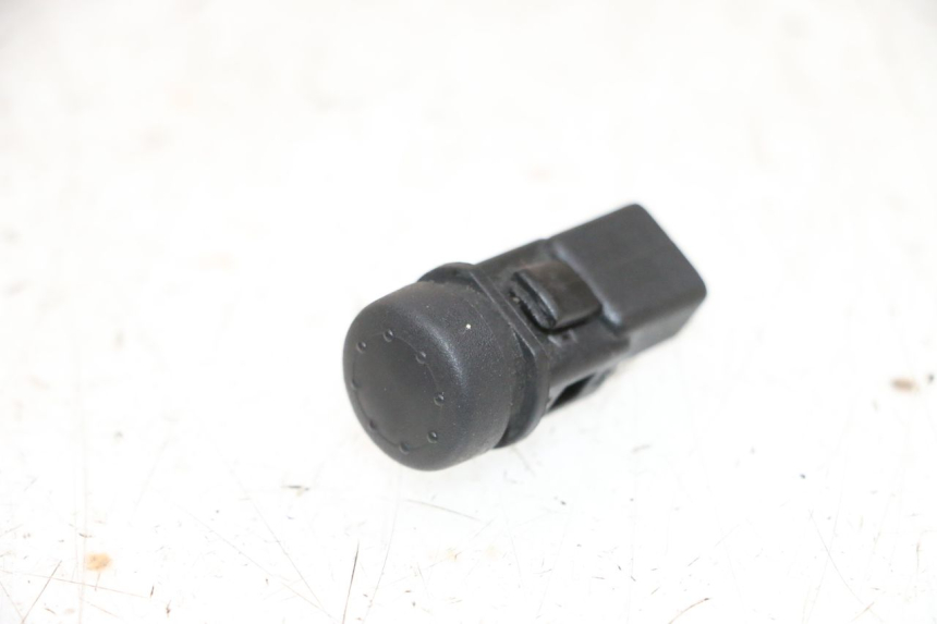 photo de COMANDO AVVIAMENTO PIAGGIO X8 125 (2004 - 2007) - Zoom sullo stato d'uso