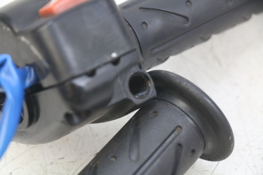 photo de COMMODO DESTRO KYMCO AGILITY 4T 50 (2018 - 2022)