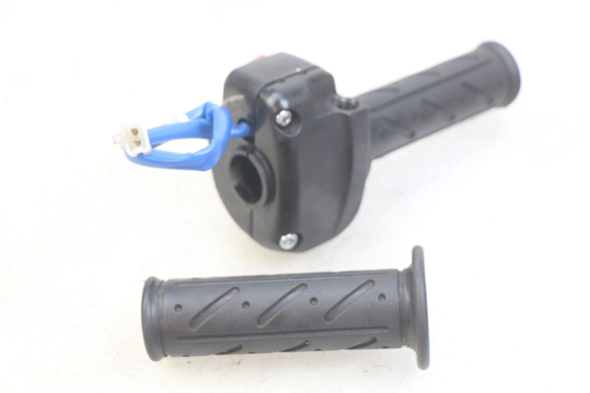 photo de COMMODO DESTRO KYMCO AGILITY 4T 50 (2018 - 2022)