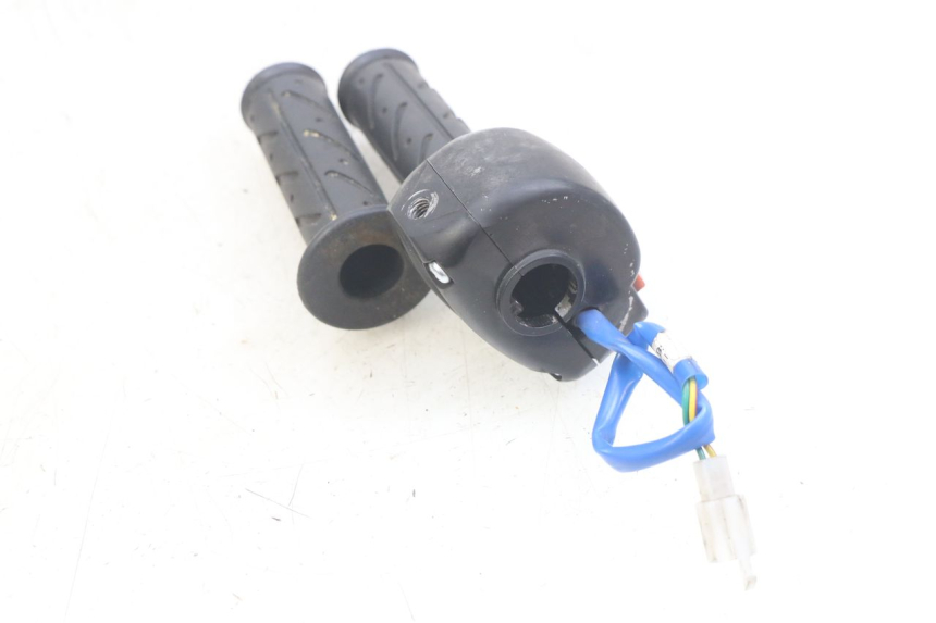 photo de COMMODO DESTRO KYMCO AGILITY 4T 50 (2018 - 2022)