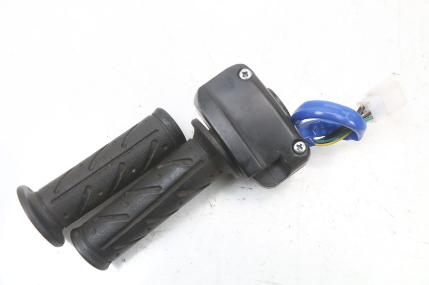 photo de COMMUTATORE DESTRO KYMCO AGILITY FR 2T 50 (2012 - 2017)