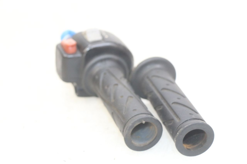 photo de MANUBRIO DESTRO KYMCO AGILITY RS 4T 50 (2009 - 2013)