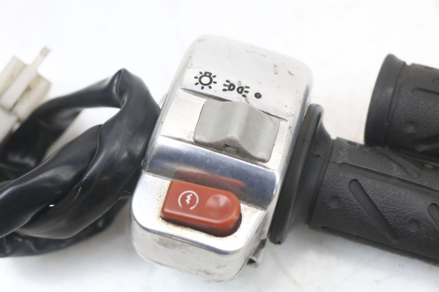 photo de MANUBRIO DESTRO KYMCO AGILITY RS 4T 50 (2009 - 2013)