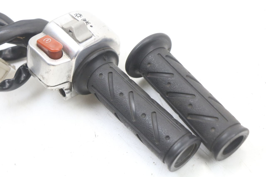 photo de MANUBRIO DESTRO KYMCO AGILITY RS 4T 50 (2009 - 2013)