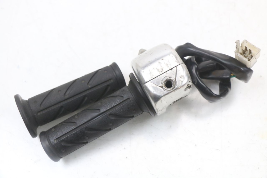 photo de MANUBRIO DESTRO KYMCO AGILITY RS 4T 50 (2009 - 2013)