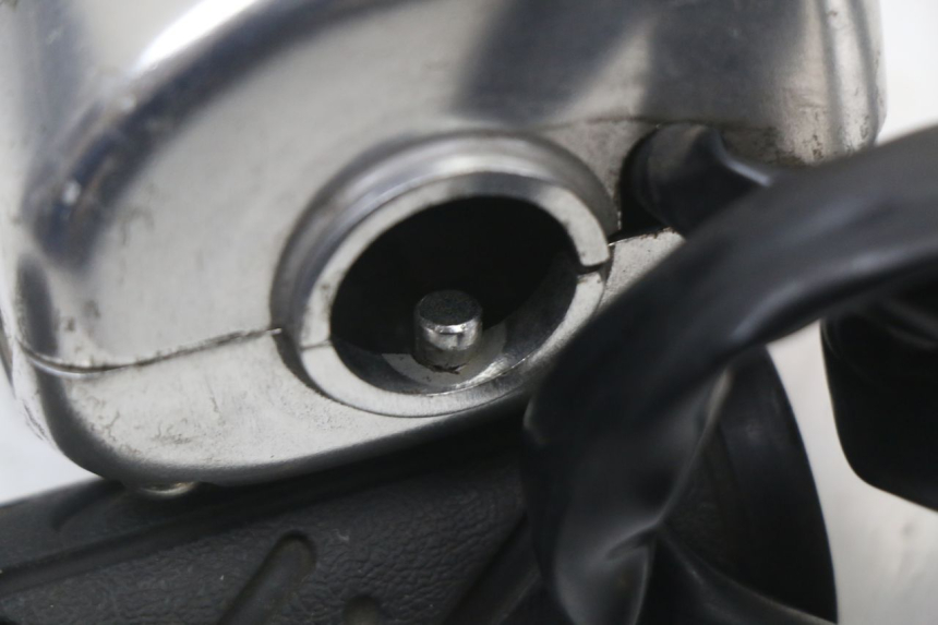 photo de MANUBRIO DESTRO KYMCO AGILITY RS 4T 50 (2009 - 2013)