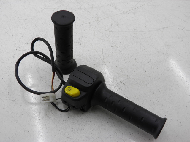 photo de MANUBRIO DESTRO APRILIA SCARABEO 100 (2003 - 2012)