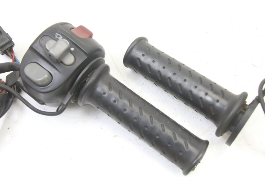 photo de MANUBRIO DESTRO BMW C1 125 (2000 - 2003)