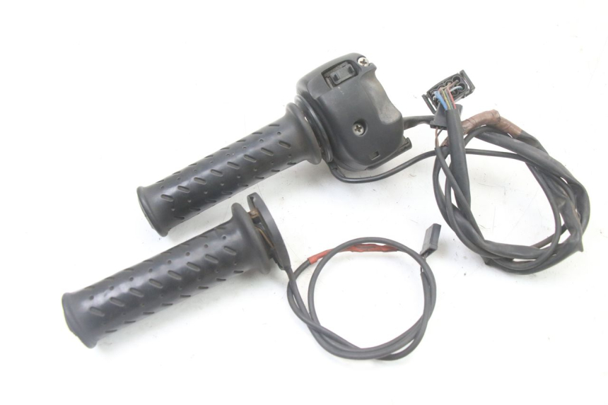 photo de MANUBRIO DESTRO BMW C1 125 (2000 - 2003)