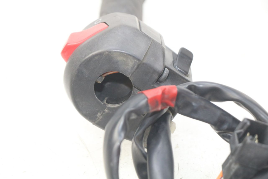 photo de MANUBRIO DESTRO SUZUKI BURGMAN 125 (2007 - 2014)