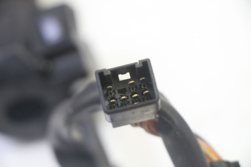 photo de MANUBRIO DESTRO SUZUKI BURGMAN 125 (2007 - 2014)