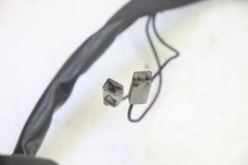 photo de COMMUTATORE DESTRO SUZUKI BURGMAN EXECUTIVE ABS 650 (2006 - 2012) - Dettagli dei punti di fissaggio