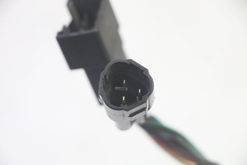 photo de COMMUTATORE DESTRO SUZUKI BURGMAN EXECUTIVE ABS 650 (2006 - 2012) - Stato della superficie e materiale