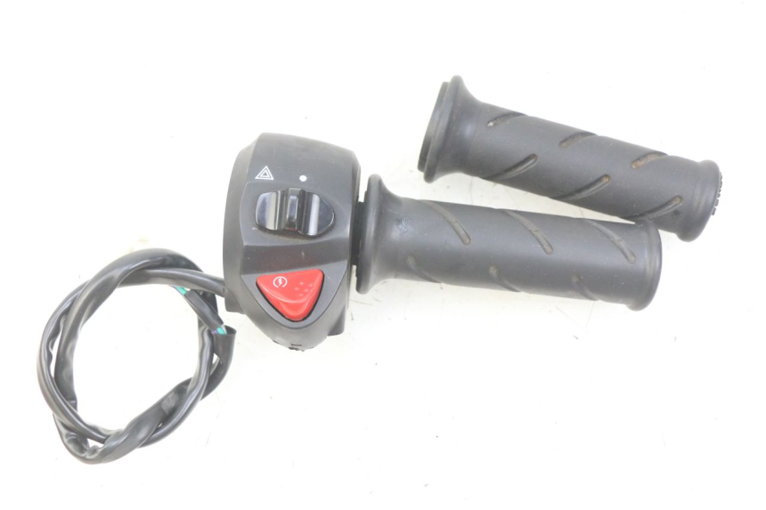 photo de MANUBRIO DESTRO PEUGEOT CITYSTAR 2T 50 (2018 - 2021)