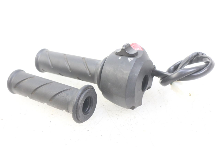 photo de MANUBRIO DESTRO PEUGEOT CITYSTAR 2T 50 (2018 - 2021)