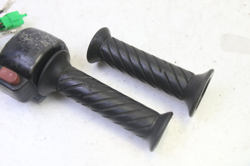 photo de MANUBRIO DESTRO SYM CROX 4T 50 (2016 - 2023)