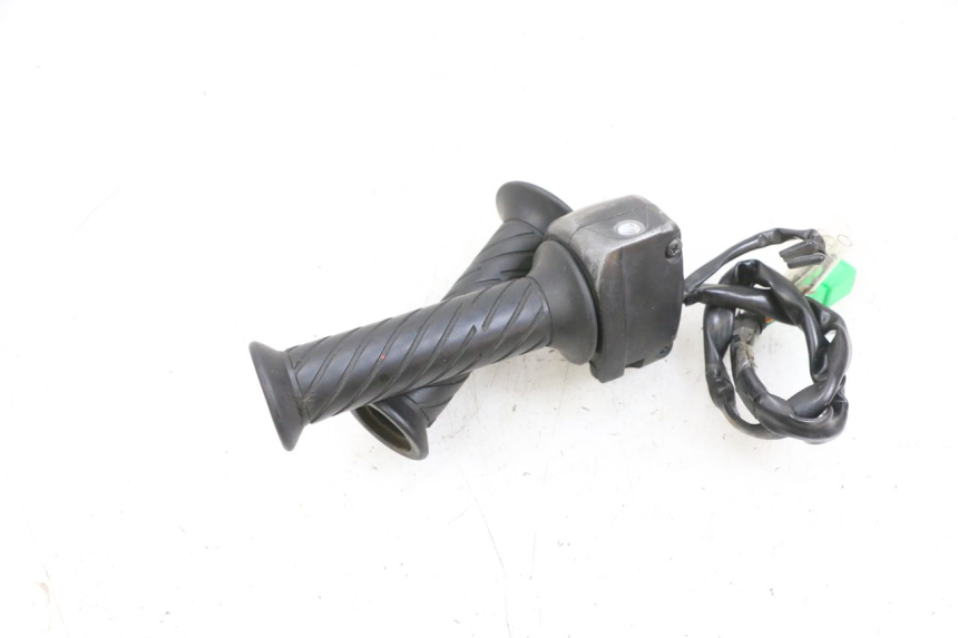 photo de MANUBRIO DESTRO SYM CROX 4T 50 (2016 - 2023) - Zoom sullo stato d'uso