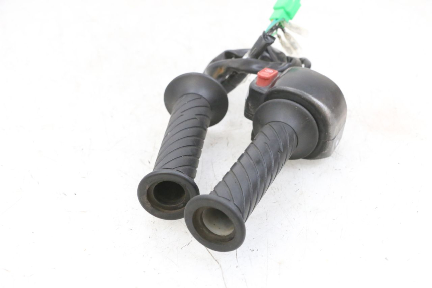 photo de MANUBRIO DESTRO SYM CROX 4T 50 (2016 - 2023) - Primo piano tecnico