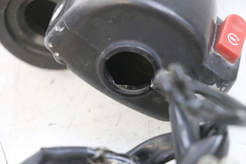 photo de MANUBRIO DESTRO SYM CROX 4T 50 (2016 - 2023) - Stato della superficie e materiale