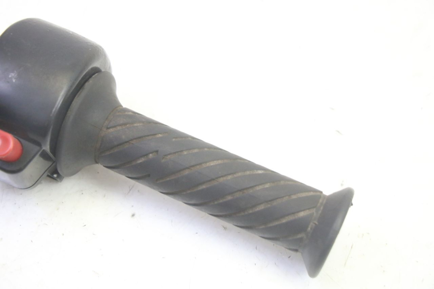 photo de MANUBRIO DESTRO SYM CROX 4T 50 (2016 - 2023) - Zoom sullo stato d'uso