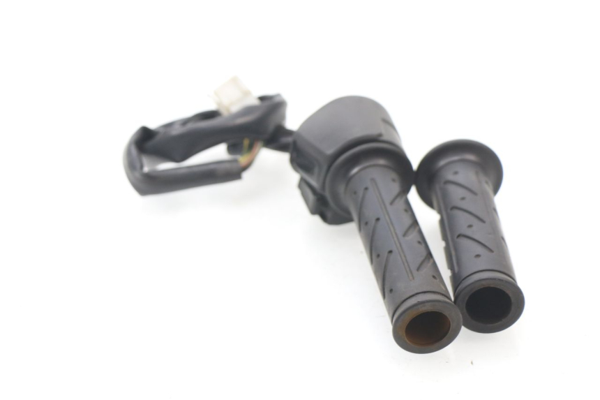 photo de MANUBRIO DESTRO KYMCO DINK 4T 50 (2007 - 2018)