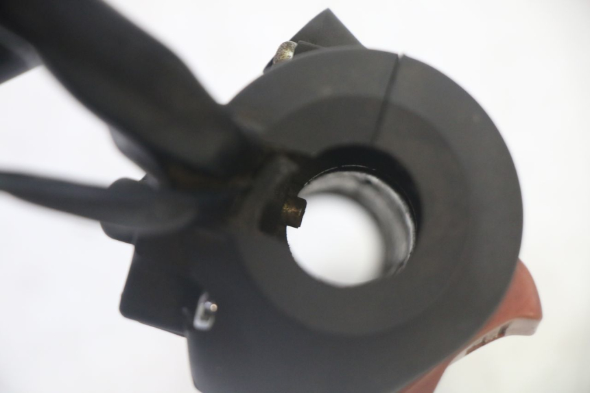 photo de MANUBRIO DESTRO KYMCO DINK STREET 125 (2009 - 2014)