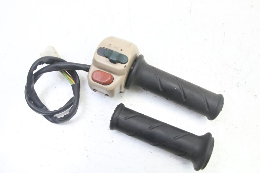 photo de MANUBRIO DESTRO PEUGEOT ELYSEO 125 (1999 - 2004)