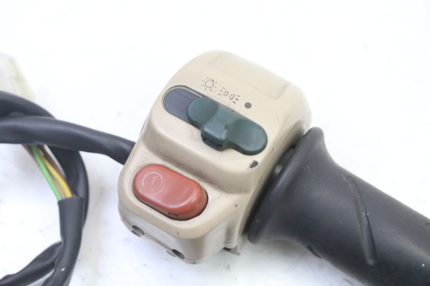 photo de MANUBRIO DESTRO PEUGEOT ELYSEO 125 (1999 - 2004)