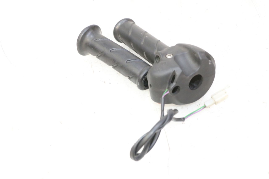 photo de COMANDO DESTRO PEUGEOT ELYSTAR 50 (2002 - 2014)