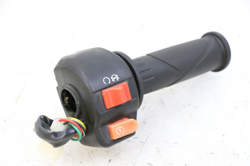 photo de MANUBRIO DESTRO JM MOTORS EVOLIS 4T 50 (2018 - 2022)