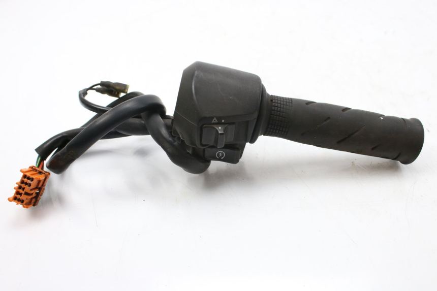 photo de MANUBRIO DESTRO HONDA FES S-WING SWING ABS 125 (2007 - 2015)