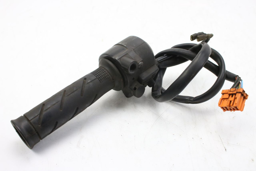 photo de MANUBRIO DESTRO HONDA FES S-WING SWING ABS 125 (2007 - 2015)