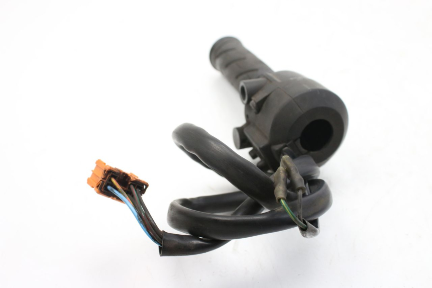 photo de MANUBRIO DESTRO HONDA FES S-WING SWING ABS 125 (2007 - 2015)