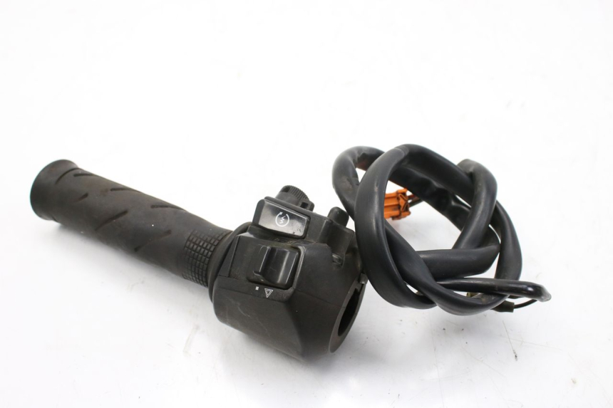 photo de MANUBRIO DESTRO HONDA FES S-WING SWING ABS 125 (2007 - 2015)