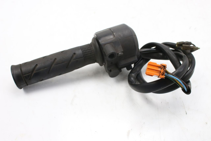 photo de MANUBRIO DESTRO HONDA FES S-WING SWING ABS 125 (2007 - 2015)