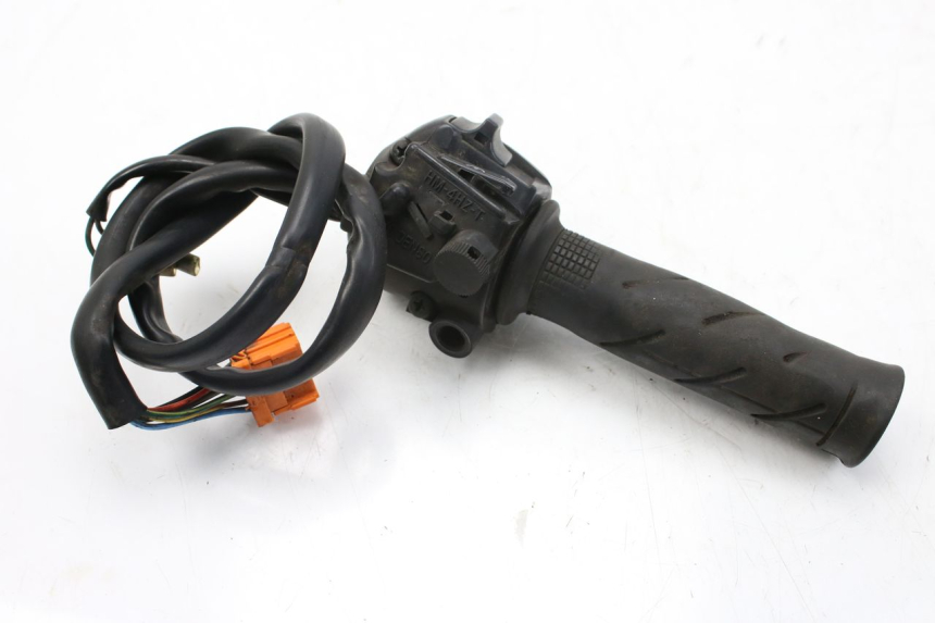 photo de MANUBRIO DESTRO HONDA FES S-WING SWING ABS 125 (2007 - 2015)