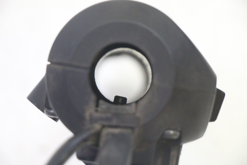photo de MANUBRIO DESTRO HONDA FES S-WING SWING ABS 125 (2007 - 2015)
