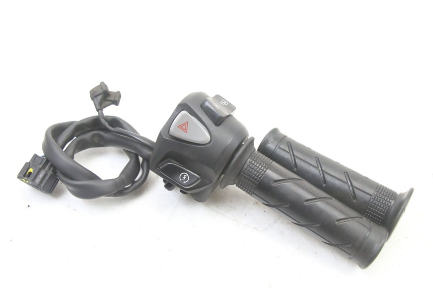 photo de COMMUTATORE DESTRO HONDA FORZA 125 (2021 - 2025)