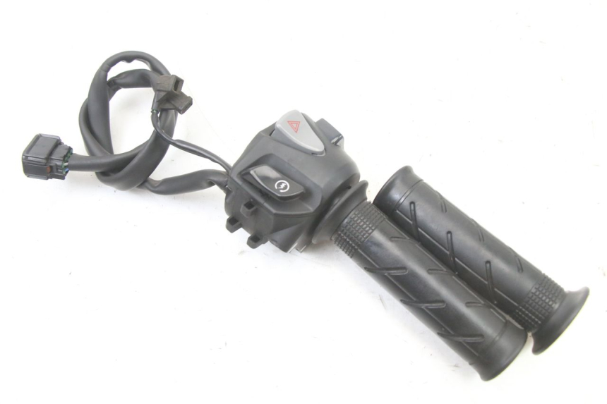 photo de COMMUTATORE DESTRO HONDA FORZA 125 (2021 - 2025)