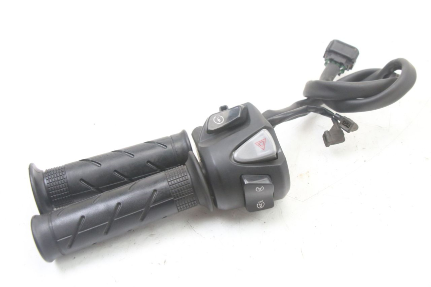 photo de COMMUTATORE DESTRO HONDA FORZA 125 (2021 - 2025)