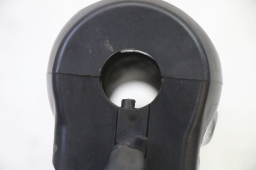 photo de COMMUTATORE DESTRO YAMAHA FZ6 FAZER S2 600 (2007 - 2011)