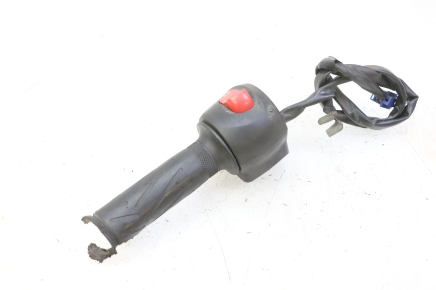 photo de COMMUTATORE DESTRO YAMAHA FZ6 N FAZER 600 (2004 - 2006)