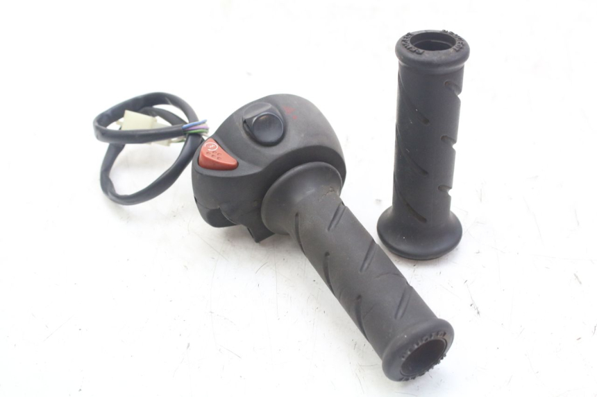 photo de COMMUTATORE DESTRO PEUGEOT GEOPOLIS RS 125 (2007 - 2009)