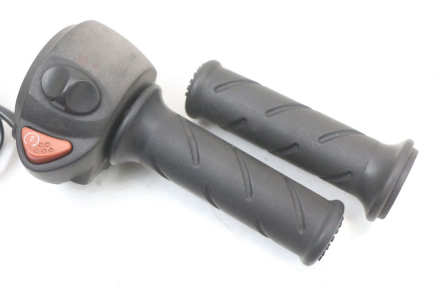 photo de COMMUTATORE DESTRO PEUGEOT GEOPOLIS RS 125 (2007 - 2009)