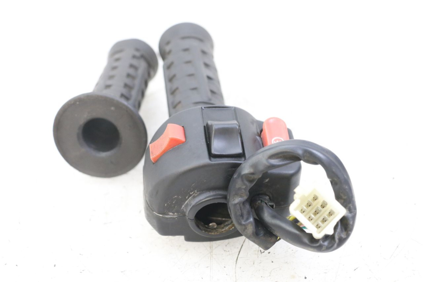 photo de COMMUTATORE DESTRO GOES WIKI 125 (2010 - 2015) - Altra angolazione