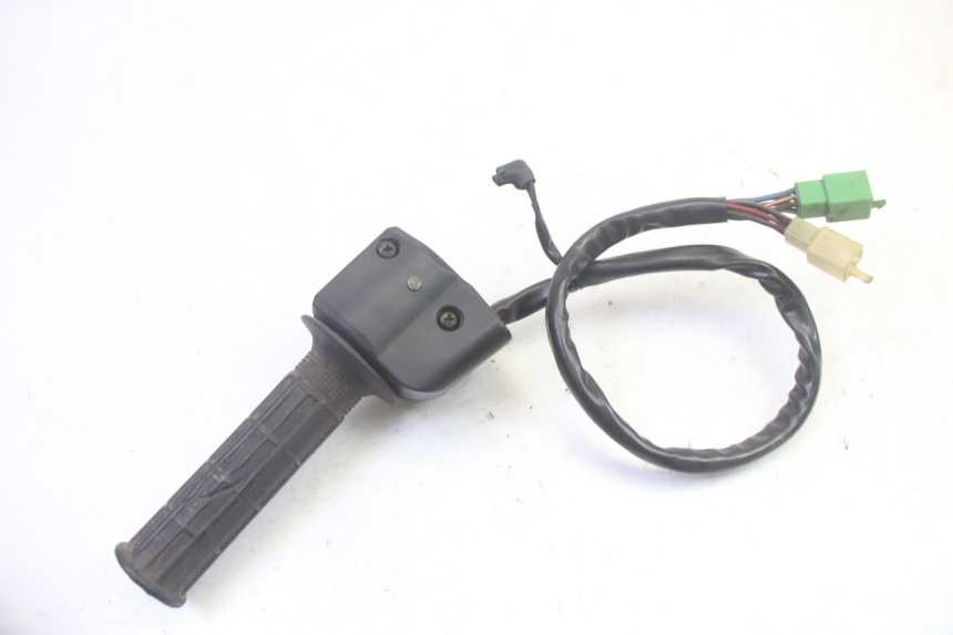 photo de COMMUTATORE DESTRO KAWASAKI GPZ RX 1000 (1986 - 1988) - Primo piano tecnico