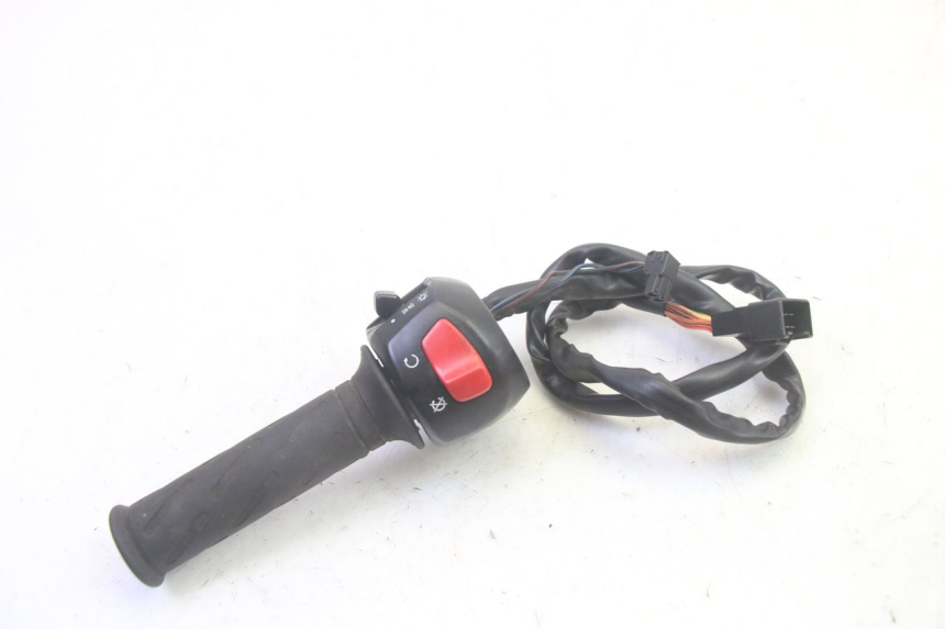 photo de COMMUTATORE DESTRO SUZUKI GSF N BANDIT 600 (1996 - 1999) - Altra angolazione