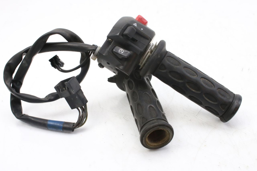 photo de COMMUTATORE DESTRO SUZUKI GSF S BANDIT 600 (2000 - 2004)